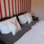 Altstadtcafe Und بيت ضيافة هافلبرغ