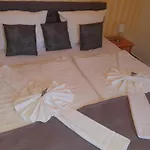 بيت ضيافة Altstadtcafe Und