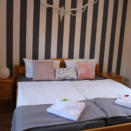 Altstadtcafé Und Maison d'hôtes