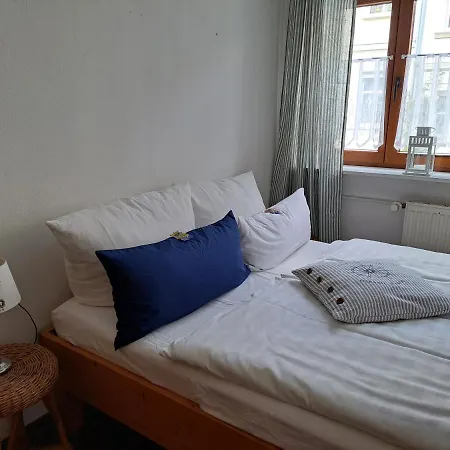 Guest house Altstadtcafe Und 3*
