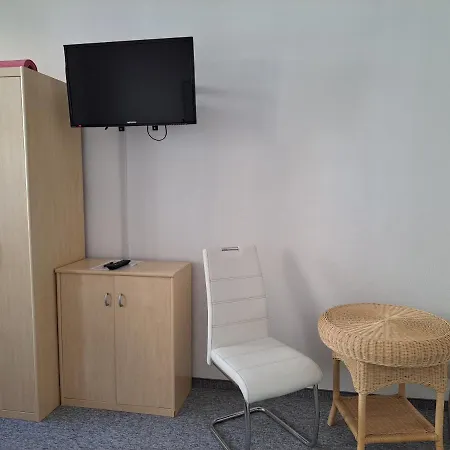 Guest house Altstadtcafe Und 3*