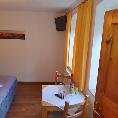 Altstadtcafé Und Maison d'hôtes 3*