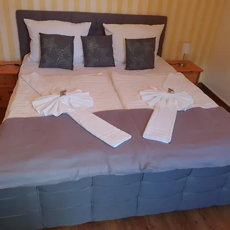 Altstadtcafé Und Maison d'hôtes Havelberg