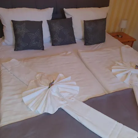 Altstadtcafe Und Гостевой дом 3*