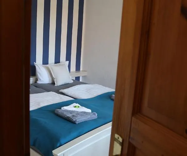 Altstadtcafe Und Penzion 3*