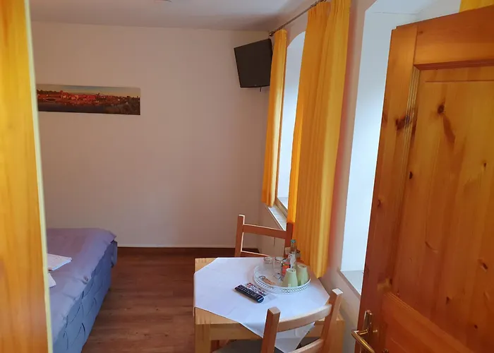 Altstadtcafe Und Penzion 3*