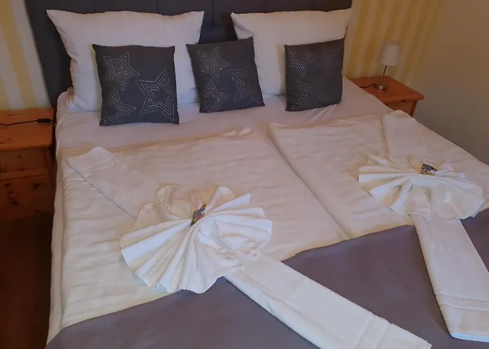 Altstadtcafe Und Penzion 3*